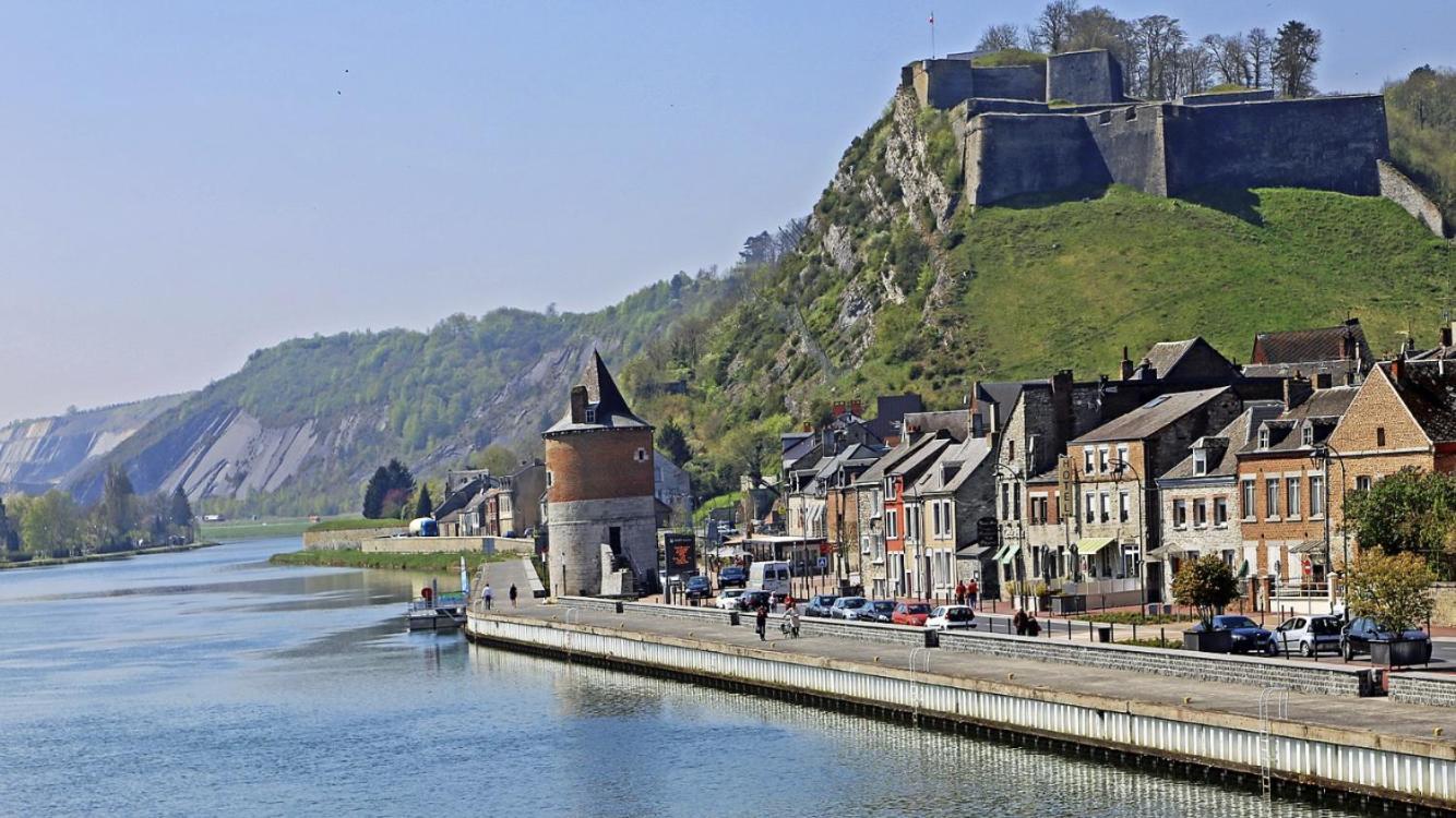 Apartmán Le Repos De La Meuse Givet Exteriér fotografie